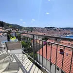 Apartman Brand New W Balcony & Perfect Seaview At Center *