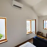 Apartman Brand New W Balcony & Perfect Seaview At Center *