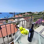 Apartman Brand New W Balcony & Perfect Seaview At Center *