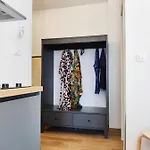 Apartman Brand New W Balcony & Perfect Seaview At Center