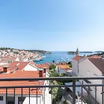 Brand New W Balcony & Perfect Seaview At Center Apartman
