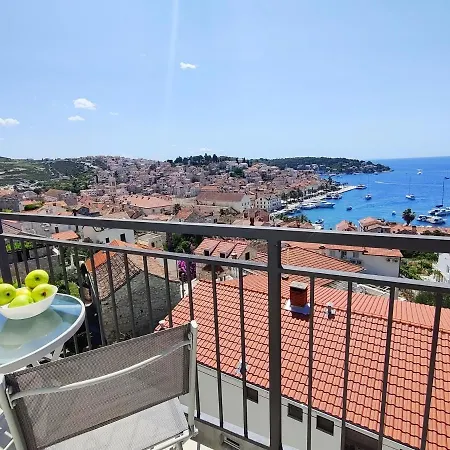 Apartment Brand New W Balcony & Perfect Seaview At Center