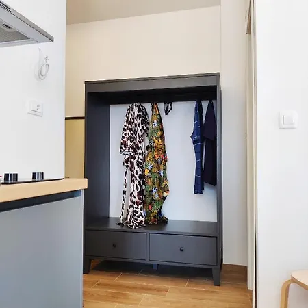 Apartment Brand New W Balcony & Perfect Seaview At Center