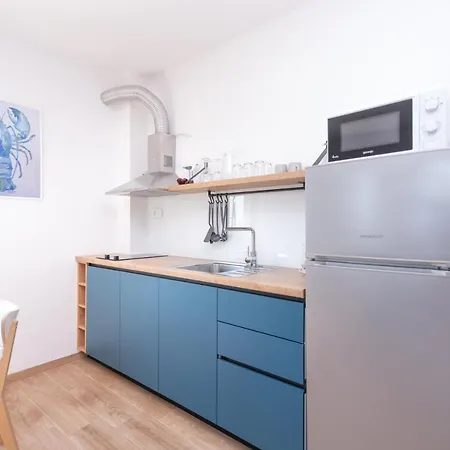 Brand New W Balcony & Perfect Seaview At Center *