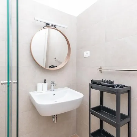 Brand New W Balcony & Perfect Seaview At Center *