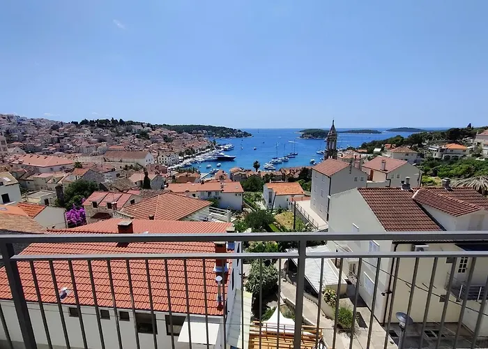 Apartment Brand New W Balcony & Perfect Seaview At Center *