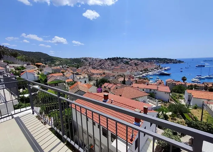 Brand New W Balcony & Perfect Seaview At Center