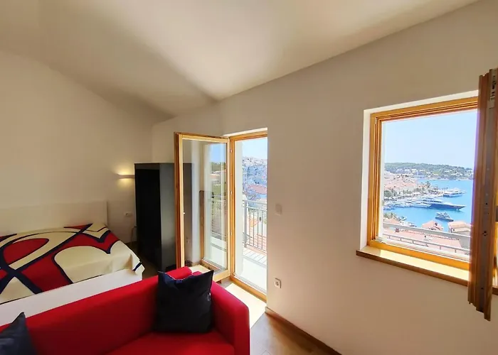 Brand New W Balcony & Perfect Seaview At Center フヴァル