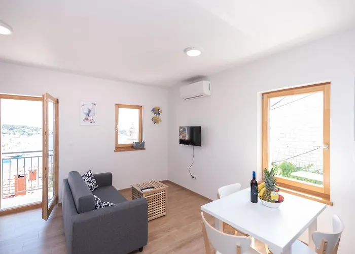 アパート Brand New W Balcony & Perfect Seaview At Center *