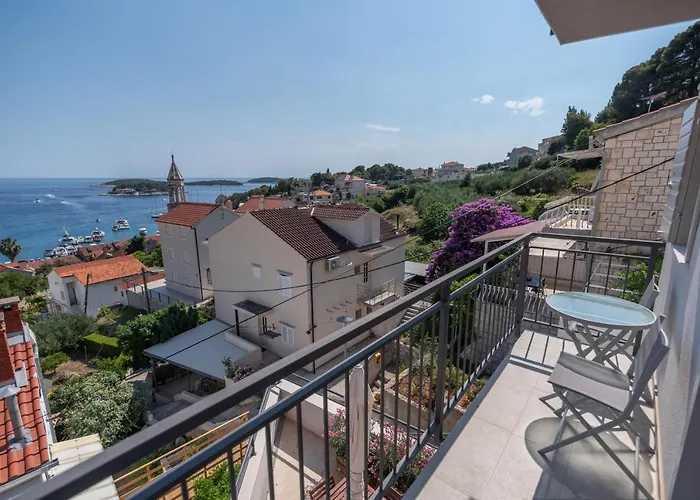 Brand New W Balcony & Perfect Seaview At Center *