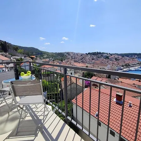 Apartment Brand New W Balcony & Perfect Seaview At Center *