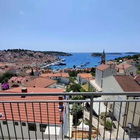 Apartment Brand New W Balcony & Perfect Seaview At Center *