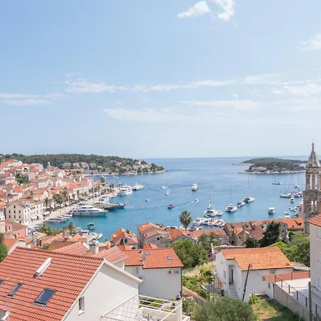 Brand New W Balcony & Perfect Seaview At Center Apartment