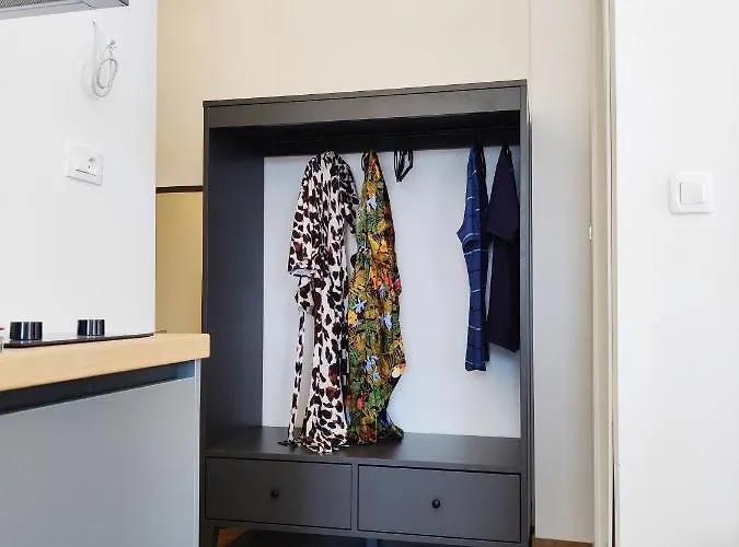 Apartment Brand New W Balcony & Perfect Seaview At Center